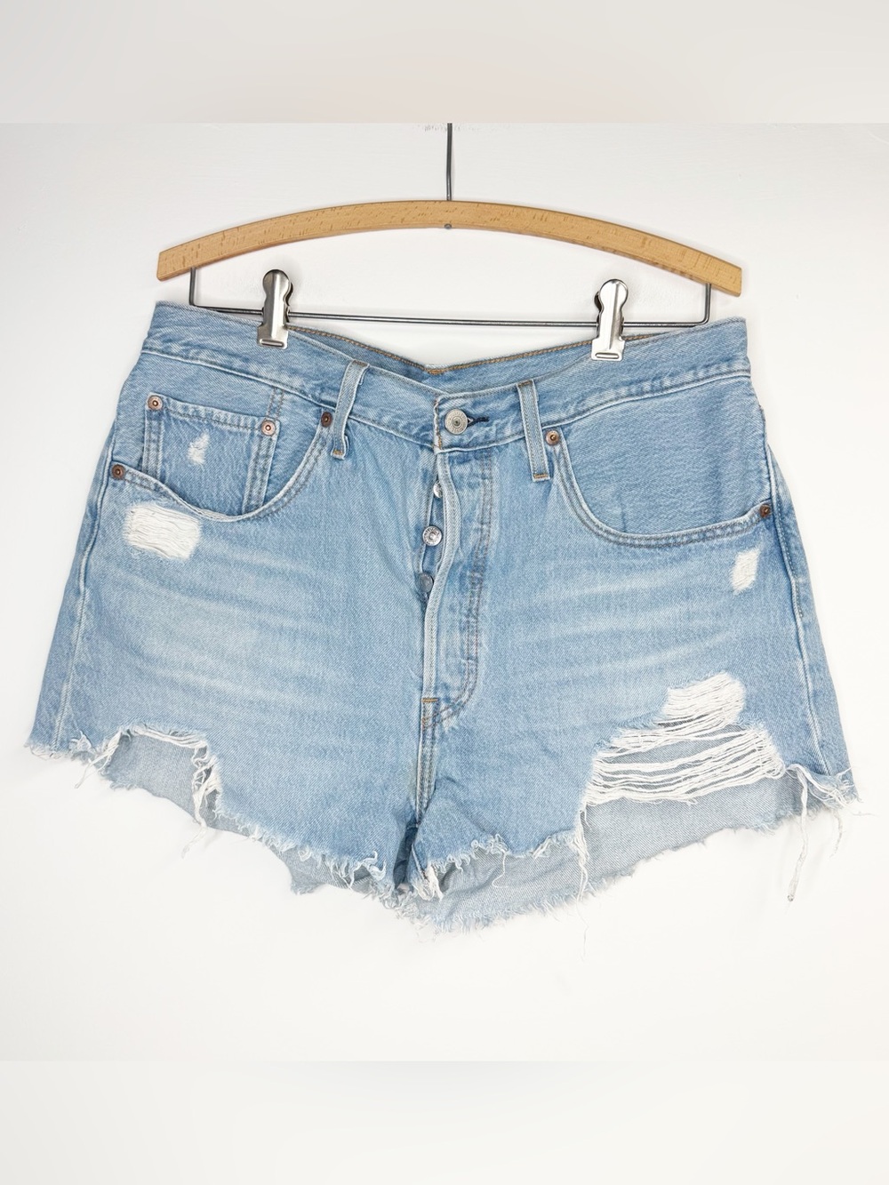 Levi’s 501 Cut Off Denim Shorts Distressed Light Wash Size 31